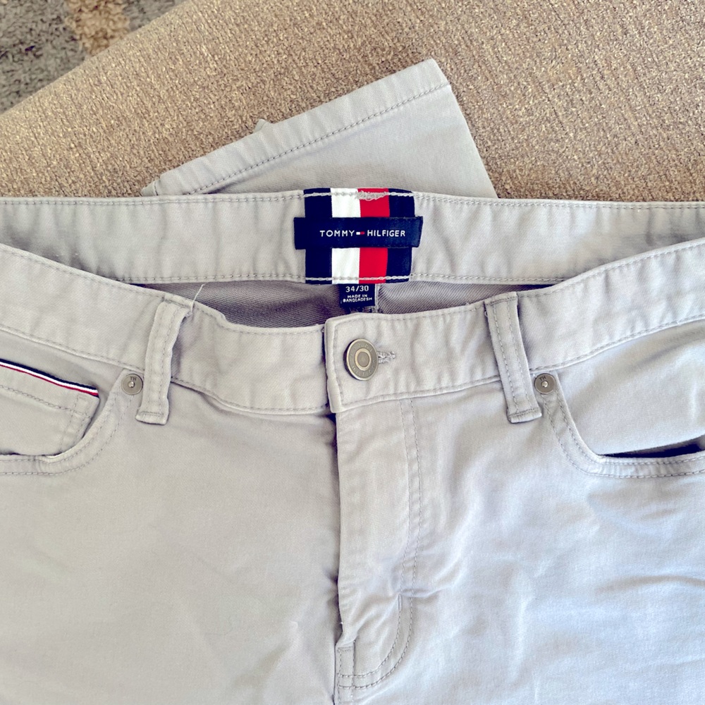 Tommy Hilfiger 🔴🔵 gray Stretch Travel pants/chinos